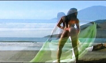 Ju Pantera Enjoys Dream Island