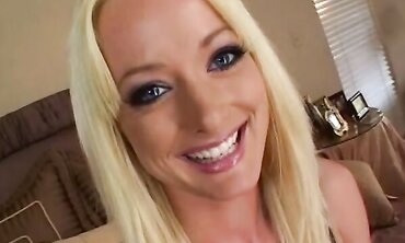 Melissa Lauren Enjoys To Gape After A Double Penetration In Fishnets