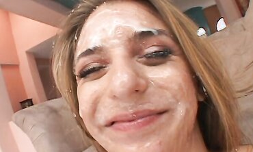 Veronica Stone Loves Servicing A Pile Of Spunk-Pumps With Her Face