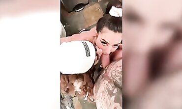 Princess Riley Reid and a Brunette Goddess Enjoy Lengthy Cupcakes