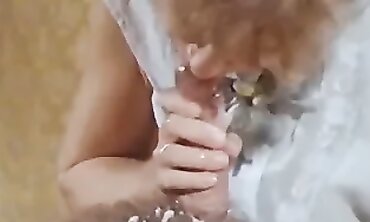 German MILF Offers an Intimate Oral Lesson