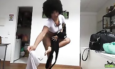 1.80m Dark-Haired Latina Prepares for Double Penetration
