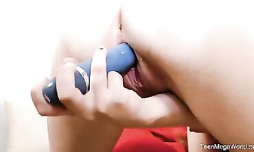 Sporty Brunette Li Inwards Masturbates in Pantyhose