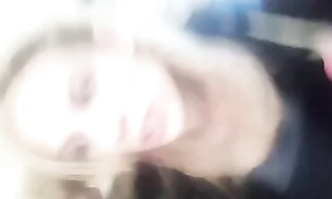 Tired MILF Jod Gets a Mid-Week Blowjob at Home
