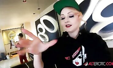 Tattooed Arielle Aquinas Masturbates During Quarantine