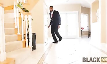Petite Ebony Honey Pot Serves BBC Blowjob To Black Guest