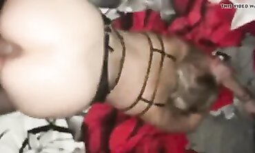 18enne bionda italiana in POV anale e handjob amatoriale