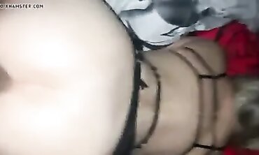 18enne bionda italiana in POV anale e handjob amatoriale
