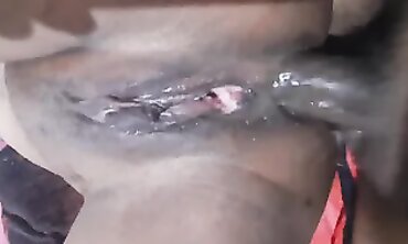 Bombshell MILF Takes a Creampie Anal