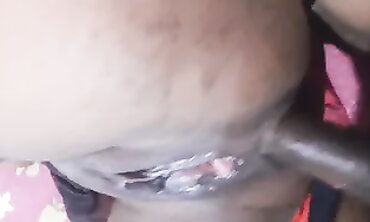 Bombshell MILF Takes a Creampie Anal
