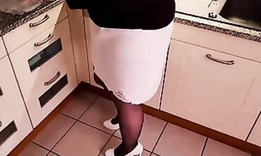 Milena: Neighbor's Package Delivery Leads to a Thank You Blowjob
