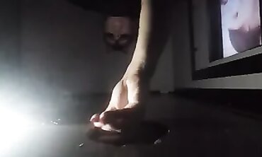 MILF Mom Returns for Gloryhole Creampie