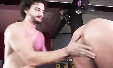 Thicc Hispanic Bartender Jolla Squirts for Her Favorite Customer