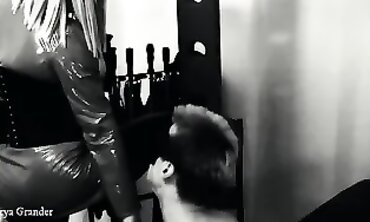Joy's Insane Face-Sitting and Rough Cunt Worship