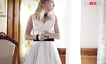 Violette Pure's Elegant Blonde Rough Hardcore Fuckfest