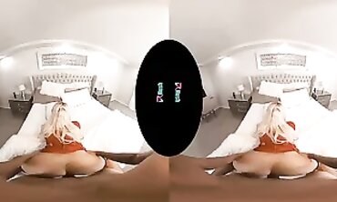 Anna Nicole West Takes Quinton James in VR