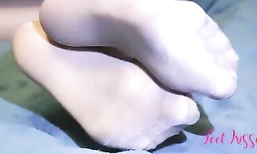FeetKissa: Pantyhose Snatch Fuck