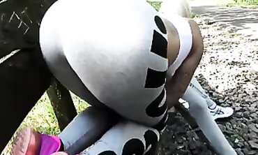 Lara Cumkitten: Deutsche Mommy Jogging Creampie