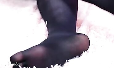 Arya Grander's Toes in Stockings: Close-Up Foot Fetish