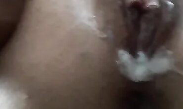 974 Jouir dans la chatte d'une amie : Étang sale