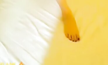 Sara: Fingering To Deep Fisting And Creampie