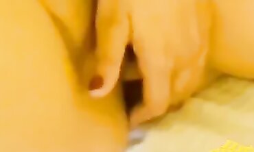 Sara: Fingering To Deep Fisting And Creampie