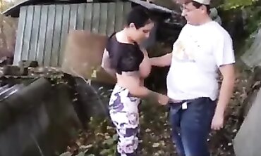 Heiser Orgy im Freien mit Vollbusigem Gal