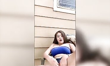 Redbone Honey Gets Fingered