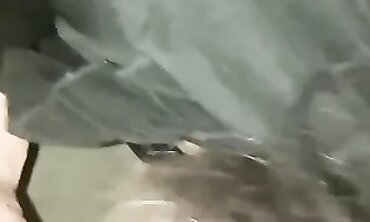 Un mec se fait un travelos amateur