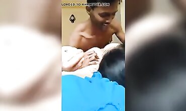 Padoson Ko Choda Jab Ghar Mein Koi Nahi Tha