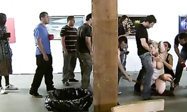 Princess Donna Takes a Hardcore Blowjob and Cumshot Outside