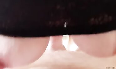 Cougar MILF Gets Facial After Threesome