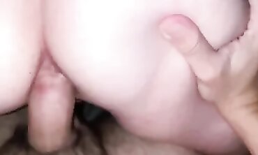 Mogliettina Italiana Infedele Scopata Anal da un Collega