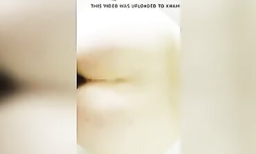 SarahSweet89 Gets a Quick Asshole Cumshot