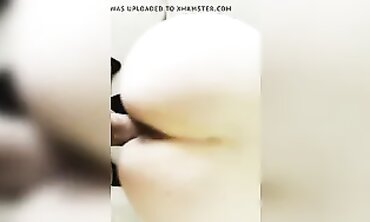 SarahSweet89 Gets a Quick Asshole Cumshot