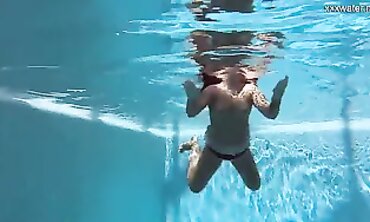 Puzan Bruhova Bae Sensual Underwater Stripping