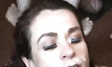Cougar MILF Gets Covered In Cum During Group Bukkake