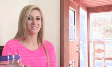 Lilly Banks Wants Father To Witness Her Get Plowed