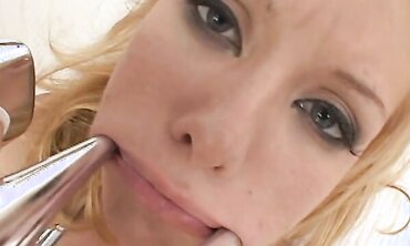 Jennie Marie Likes Attention