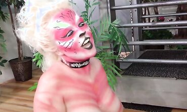 Courtney Cummz, Angel Vain