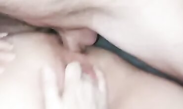 Amateur MILF Couple Takes on Deep Anal Fisting and Creampie