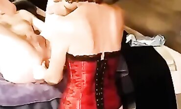 Nicki Kinxxx Takes a Deep Anal Fisting and Cumshot