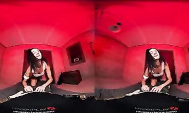 Eliza Ibarra: Busty Lara Croft Tomb Adventure