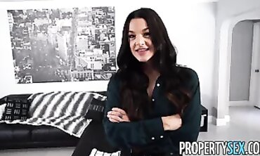 Single Dad and Real Estate Agent's Unexpected Encounter