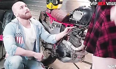 Misha Cross: Sultry Platinum Blonde Grinds and Gets Porked by Boyfriend