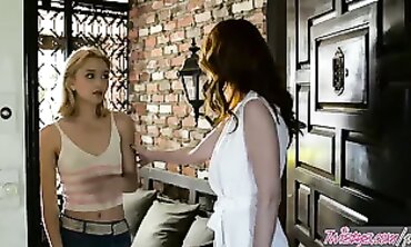 Kendra James and Aurora Belle Share a Lesbian Scissoring Session