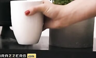Whitney Wright Gets Oiled and Roughly Buttfucked by Zac Wild