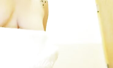 Fawna Fuller Shaves Legs and Pussy in the Shower