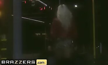 Robbin Banx: Busty Mom Picked Up From The Street