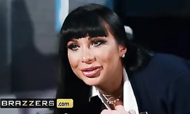 Valentina Ricci Takes a Huge Cock in the Office